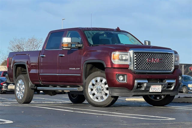 2016 GMC Sierra 2500HD Denali 4WD photo