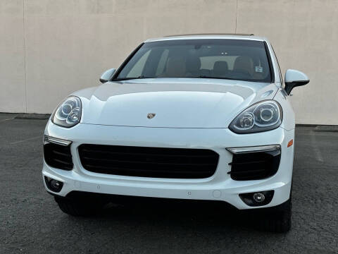 2016 Porsche Cayenne  AWD photo