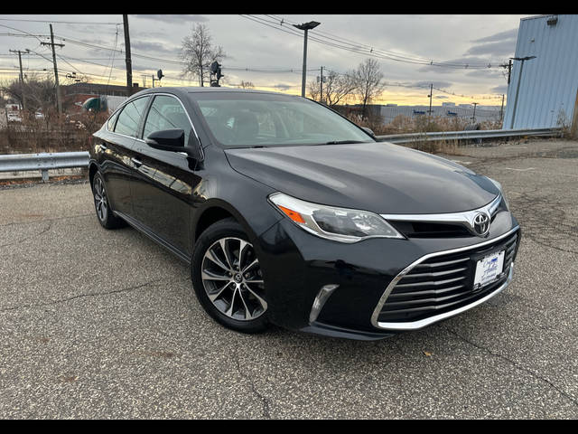 2016 Toyota Avalon XLE Premium FWD photo