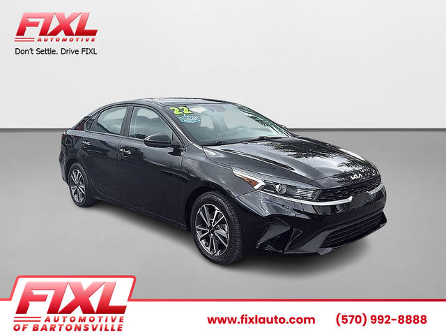 2022 Kia Forte LXS FWD photo