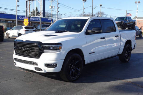 2023 Ram 1500 Laramie 4WD photo