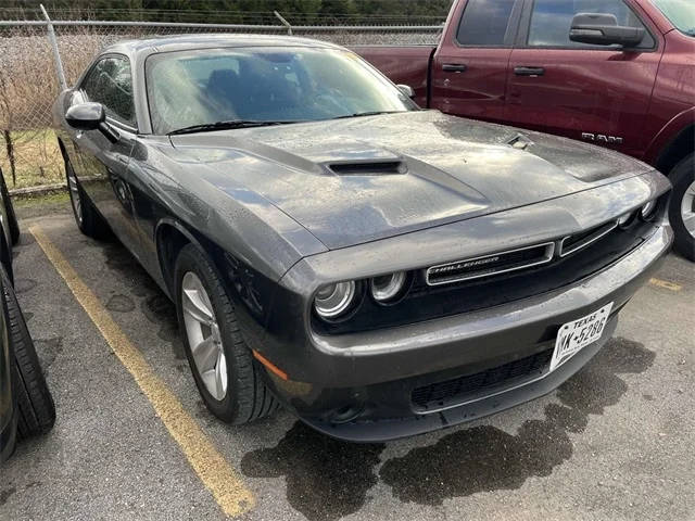 2023 Dodge Challenger SXT RWD photo