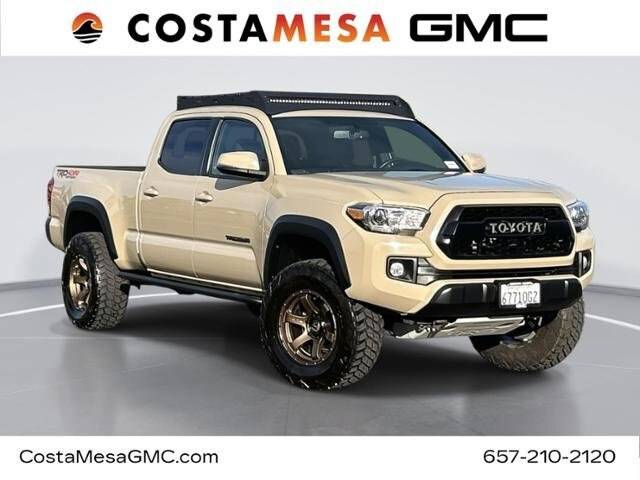 2017 Toyota Tacoma SR5 4WD photo