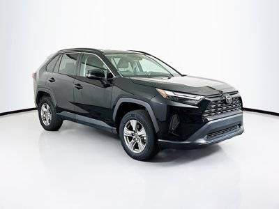 2022 Toyota RAV4 XLE FWD photo