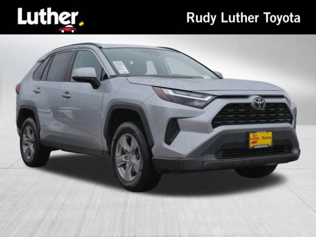 2022 Toyota RAV4 XLE AWD photo