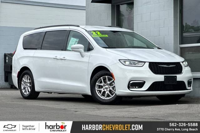 2022 Chrysler Pacifica Minivan Touring L FWD photo