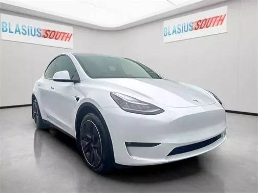 2022 Tesla Model Y Long Range AWD photo