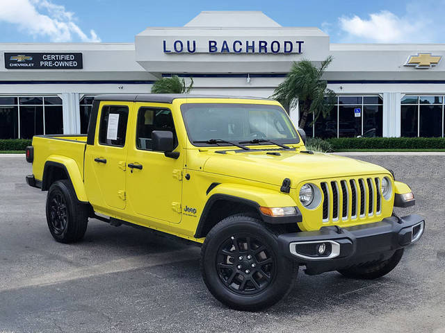 2023 Jeep Gladiator Overland 4WD photo