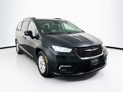 2022 Chrysler Pacifica Minivan Touring L FWD photo