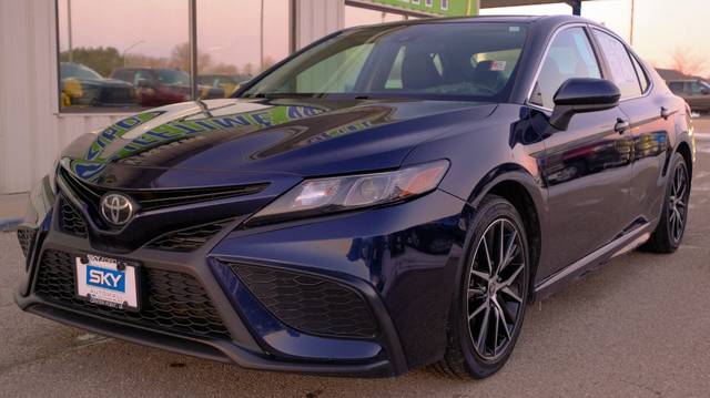 2021 Toyota Camry SE FWD photo