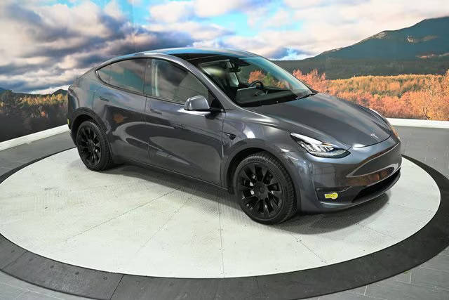 2022 Tesla Model Y Long Range AWD photo