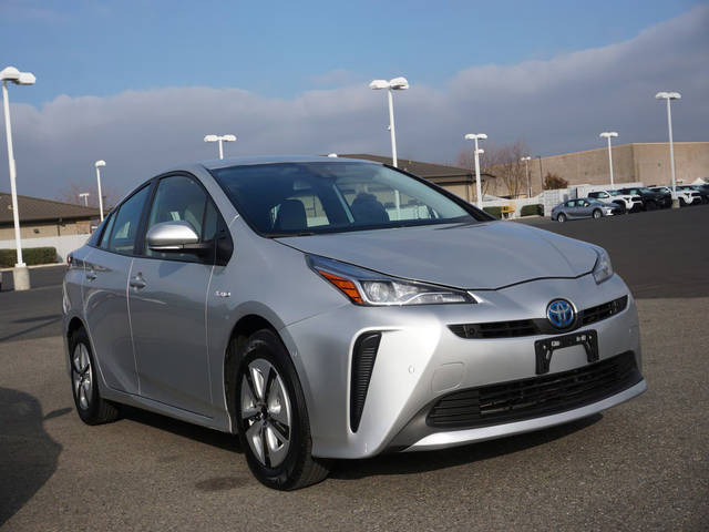 2022 Toyota Prius L Eco FWD photo