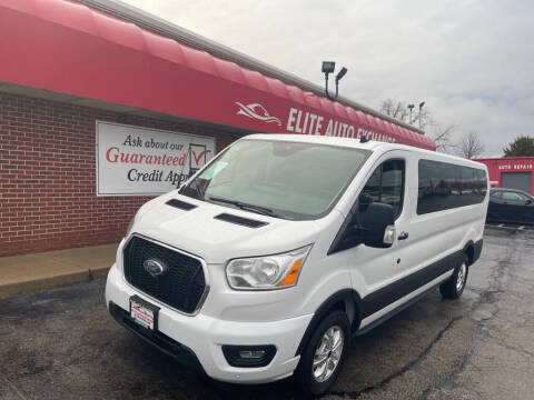 2021 Ford Transit Passenger Wagon  RWD photo