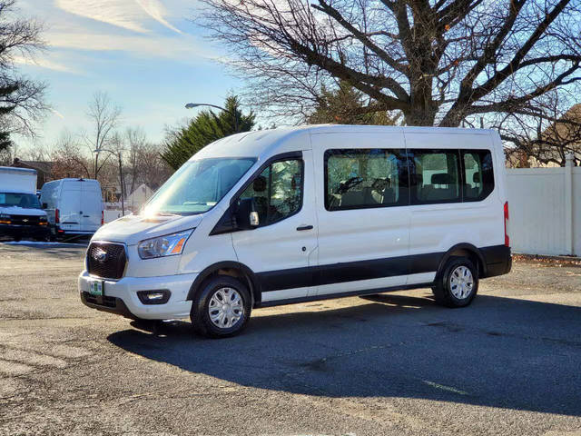 2021 Ford Transit Passenger Wagon XL RWD photo