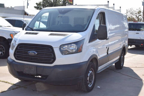 2017 Ford Transit Van  RWD photo