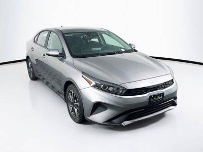 2023 Kia Forte LXS FWD photo