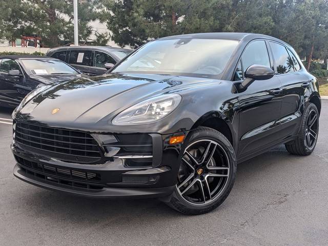 2021 Porsche Macan  AWD photo