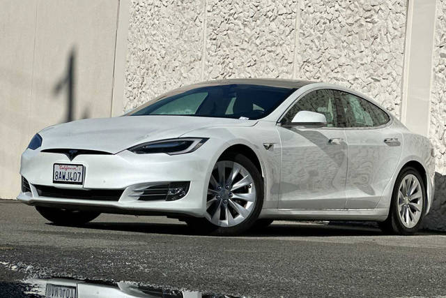 2017 Tesla Model S 60 RWD photo