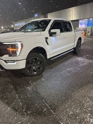 2022 Ford  LARIAT 4WD photo