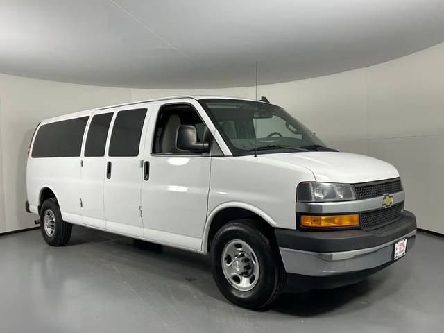 2018 Chevrolet Express LT RWD photo