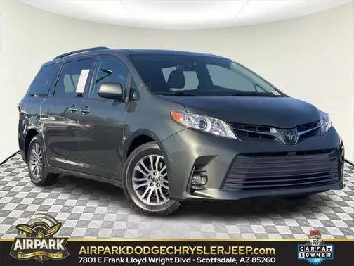 2018 Toyota Sienna XLE FWD photo