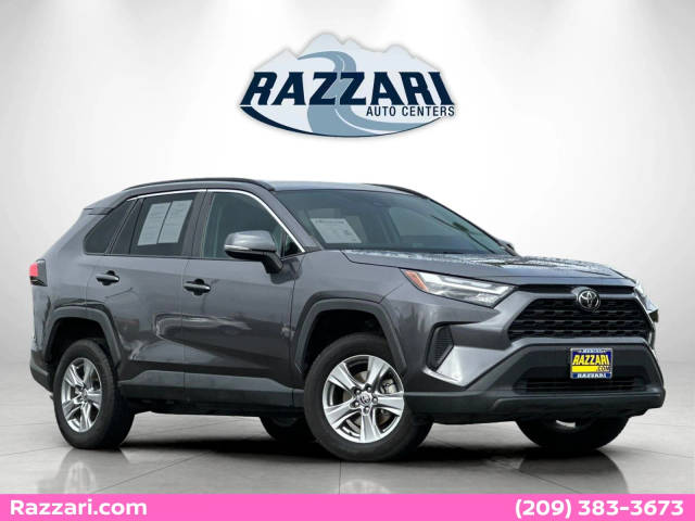 2022 Toyota RAV4 XLE AWD photo