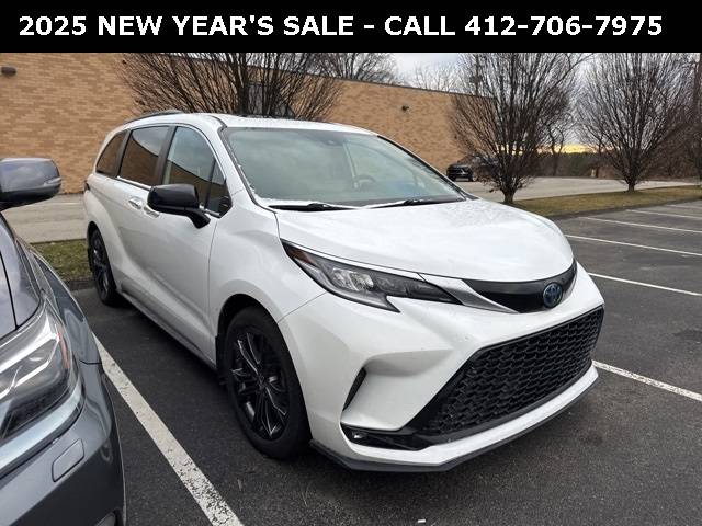 2022 Toyota Sienna XSE FWD photo