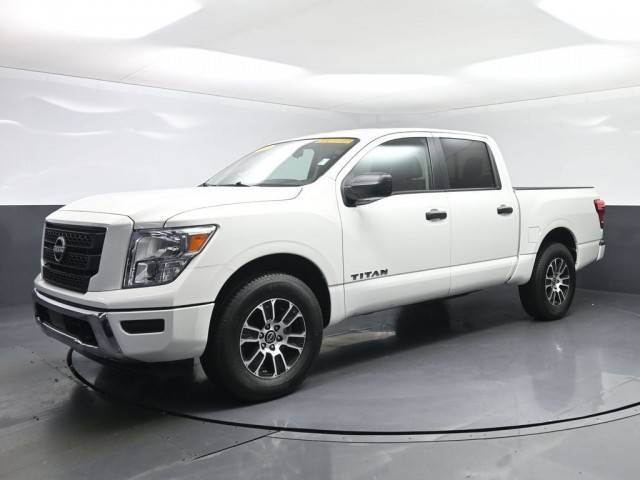 2023 Nissan Titan SV 4WD photo