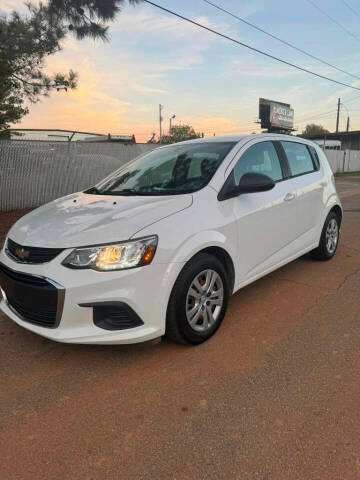 2018 Chevrolet Sonic LT FWD photo