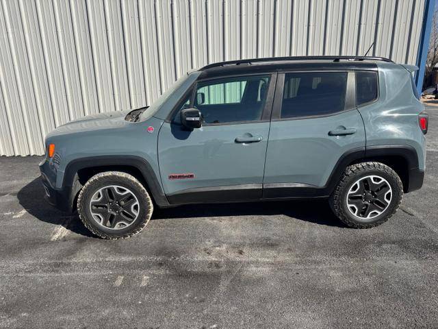 2015 Jeep Renegade Trailhawk 4WD photo