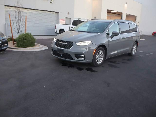 2022 Chrysler Pacifica Minivan Touring L FWD photo