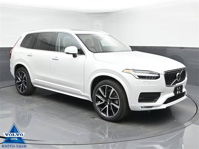 2022 Volvo XC90 Momentum AWD photo