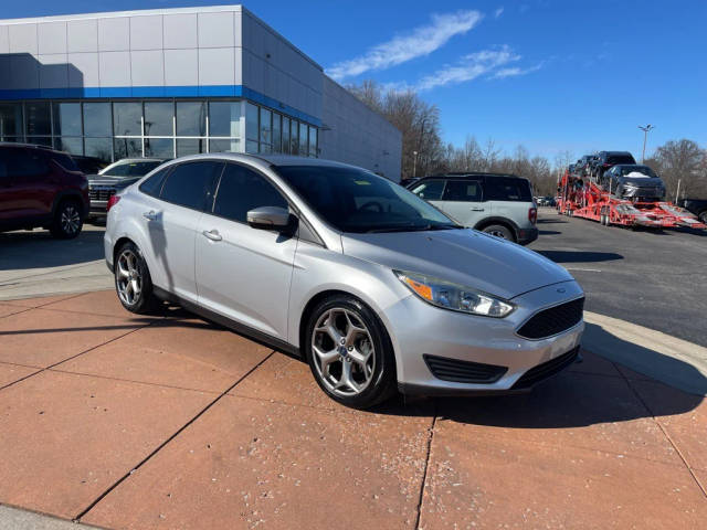 2015 Ford Focus SE FWD photo