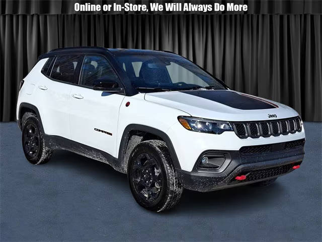 2023 Jeep Compass Trailhawk 4WD photo