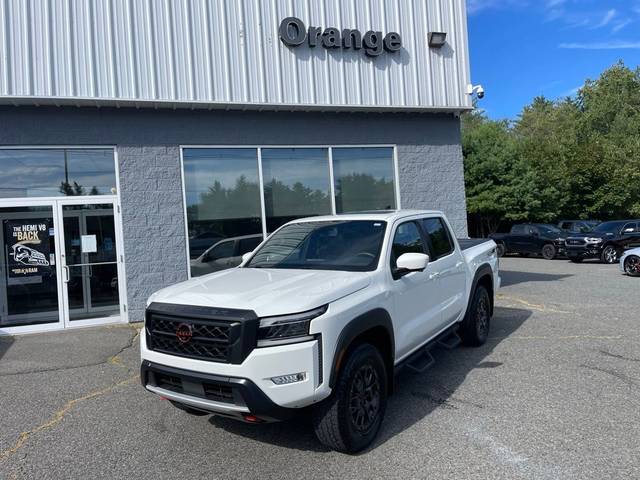 2023 Nissan Frontier PRO-4X 4WD photo