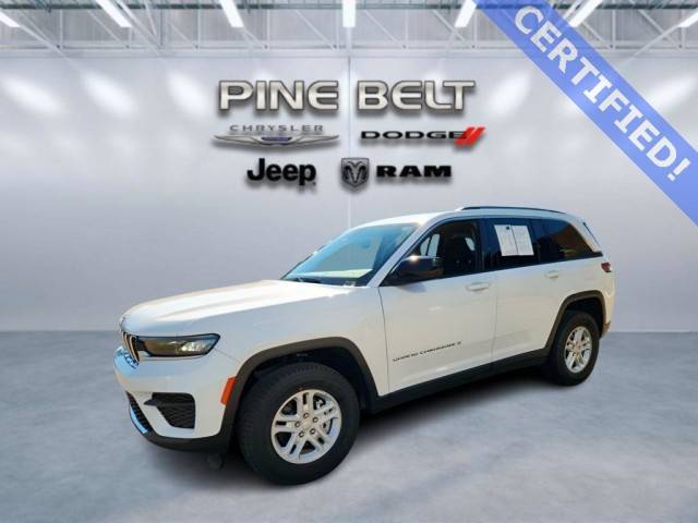 2023 Jeep Grand Cherokee Laredo RWD photo