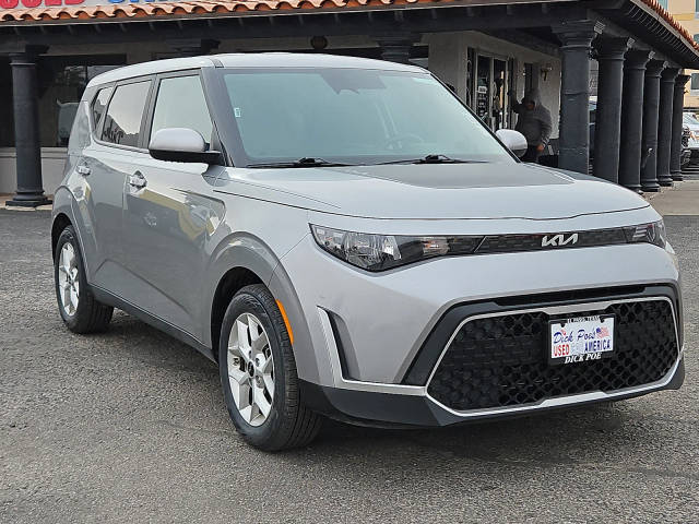 2023 Kia Soul LX FWD photo