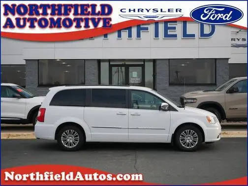 2015 Chrysler Town and Country Touring-L FWD photo