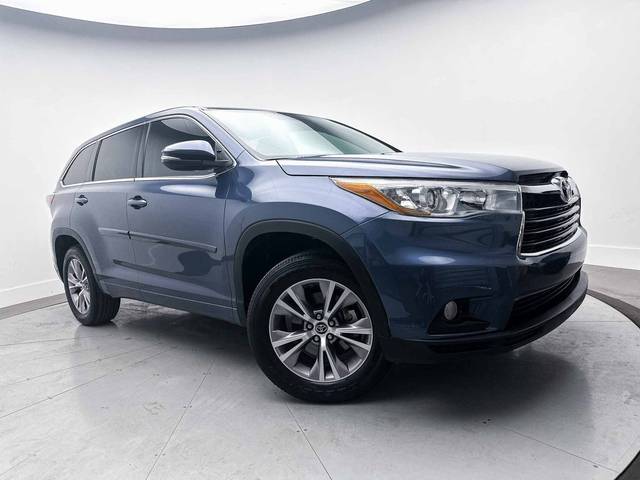 2016 Toyota Highlander LE Plus FWD photo