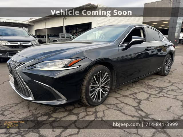 2022 Lexus ES ES 300h FWD photo