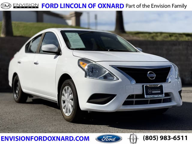 2017 Nissan Versa SV FWD photo