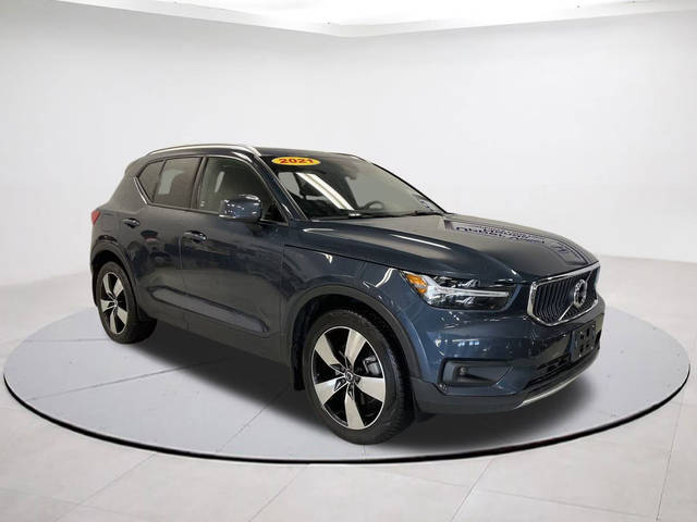 2021 Volvo XC40 Momentum AWD photo