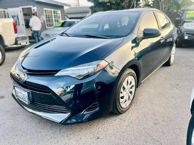 2018 Toyota Corolla LE FWD photo