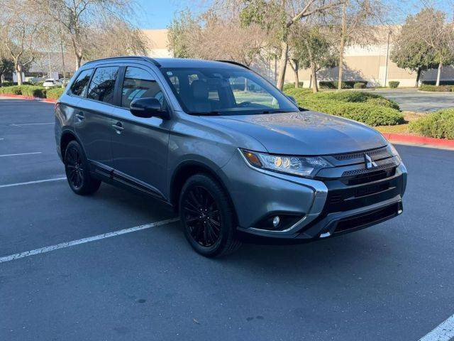 2020 Mitsubishi Outlander LE FWD photo