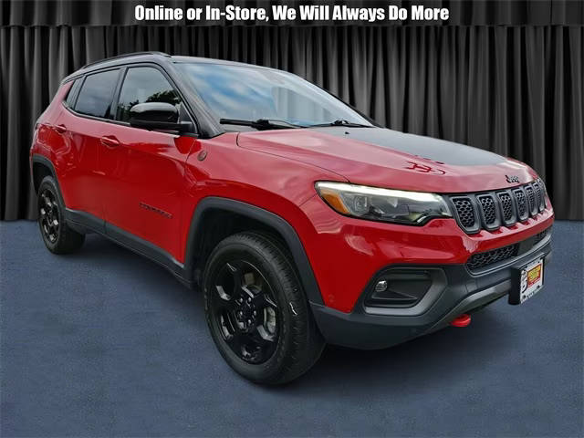 2023 Jeep Compass Trailhawk 4WD photo