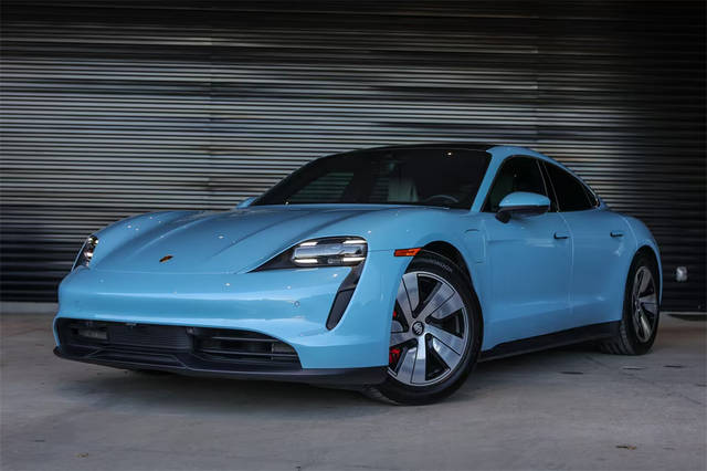 2022 Porsche Taycan 4S AWD photo