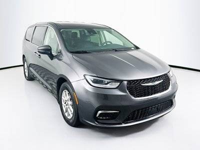 2023 Chrysler Pacifica Minivan Touring L FWD photo