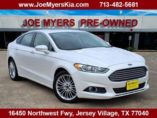 2016 Ford Fusion SE FWD photo