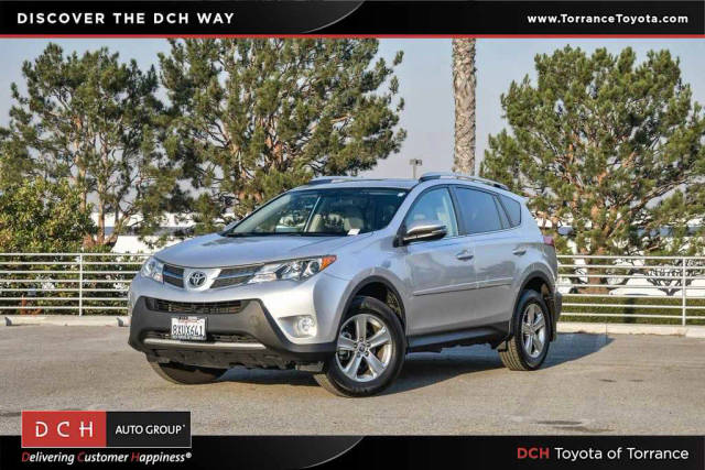 2015 Toyota RAV4 XLE AWD photo