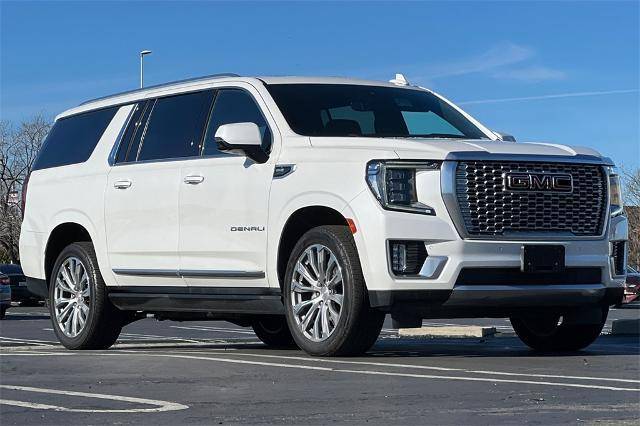 2021 GMC Yukon XL Denali 4WD photo